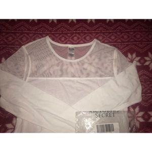 ✨SALE ✨ NWOT - VS Sports Mesh Top